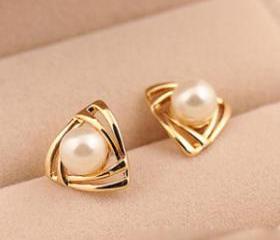 [grlhx130024]Cute Triangle Shiny Earrings