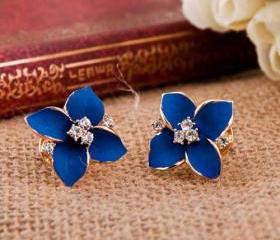 [grlhx130018]Unique Cute Four Leaves Rhinestone Earrings